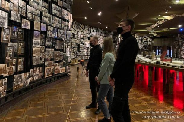 Курсанти ННІ № 1 НАВС відвідали музей з нагоди відзначення Дня українського добровольця