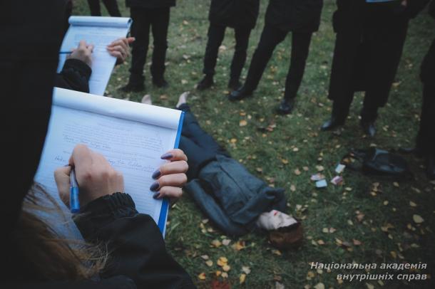 Факультативні заняття «Огляд місця події» іноземною мовою